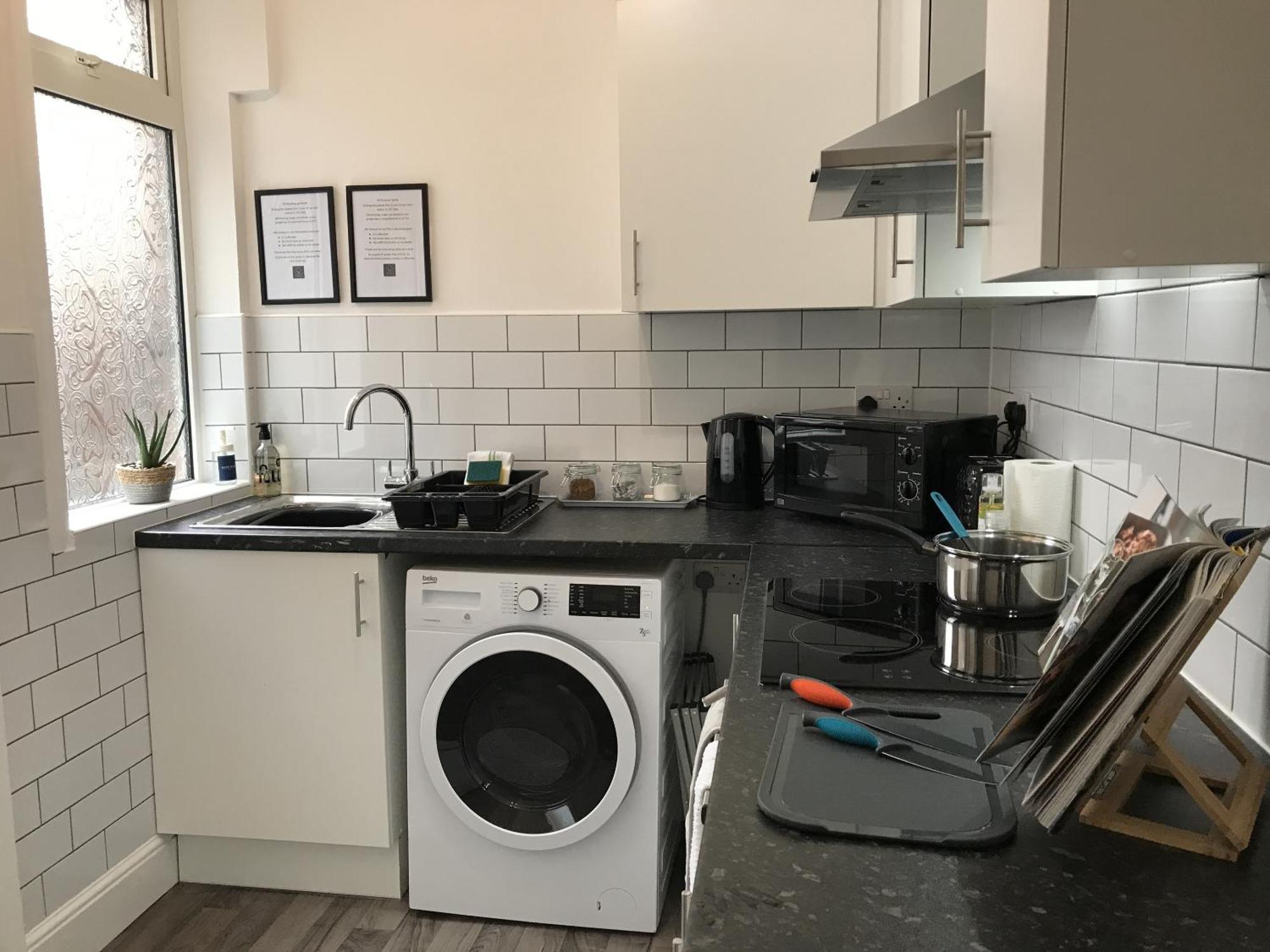 Bright Spacious 3-Bed With Office & Patio, Preston Preston  Kültér fotó